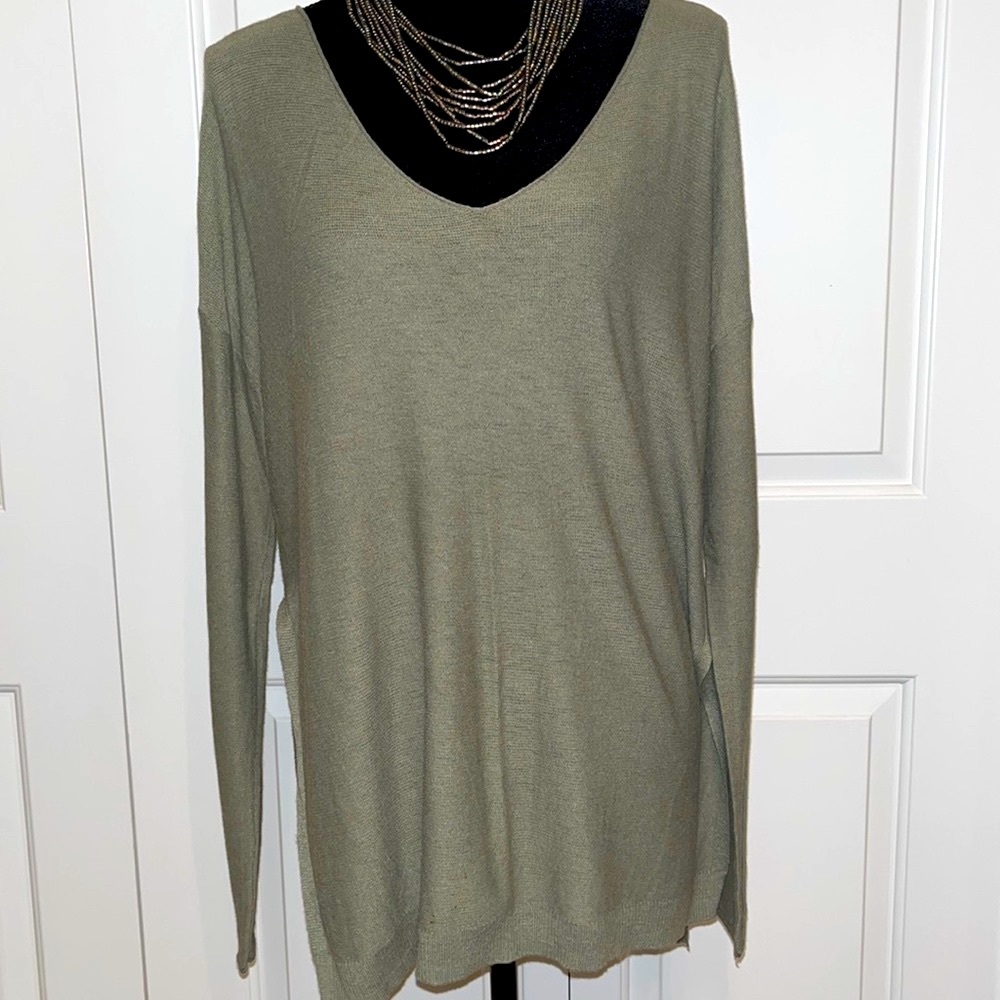V neck tunic sweater